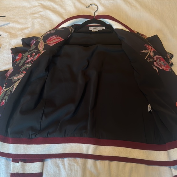 Patbo Ruffle Bomber - Picture 6 of 8